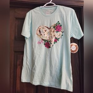 NWT M Real Tree Heart Shirt